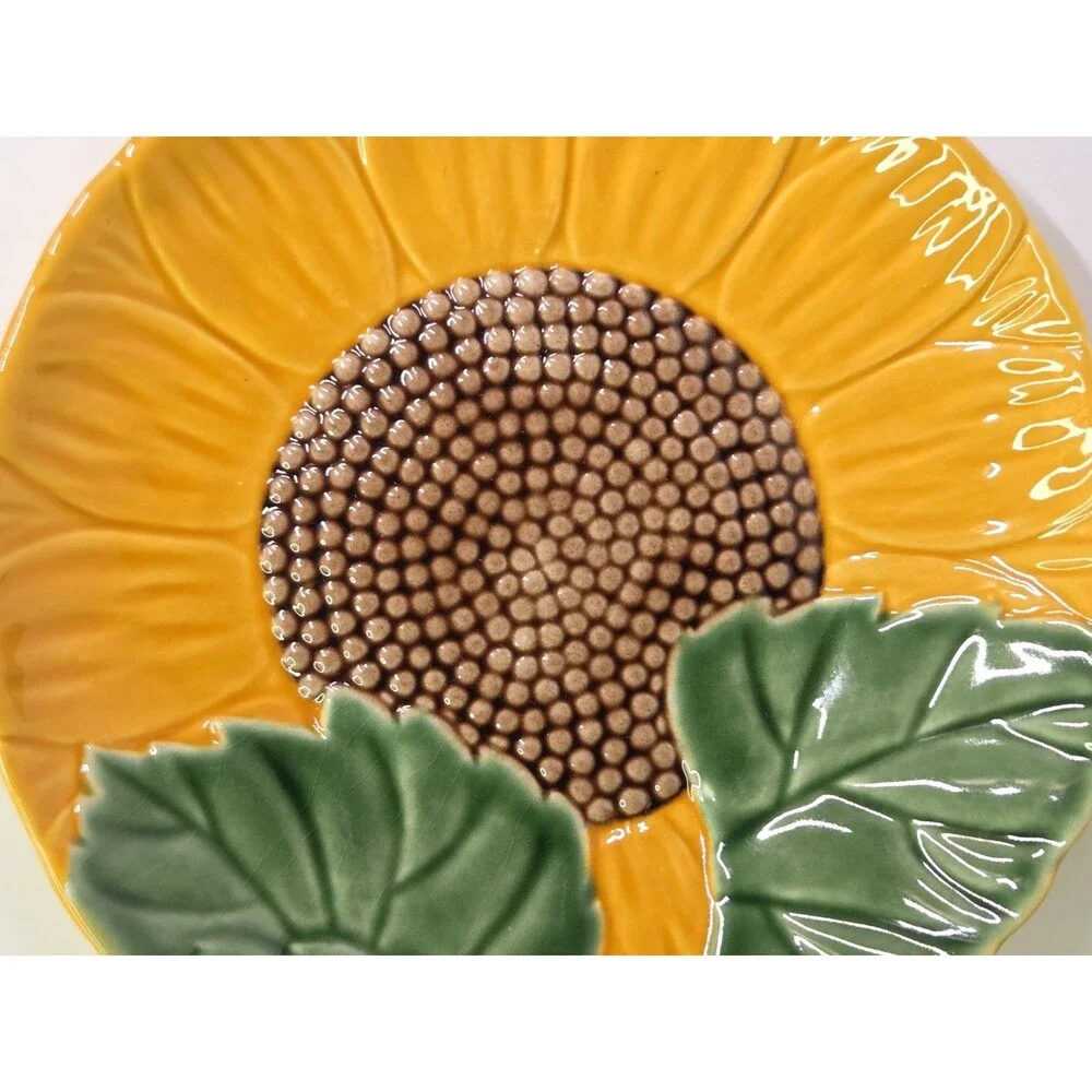 Pair Of Bordallo Pinheiro Majolica Ceramic Sunflower Salad Plates 8